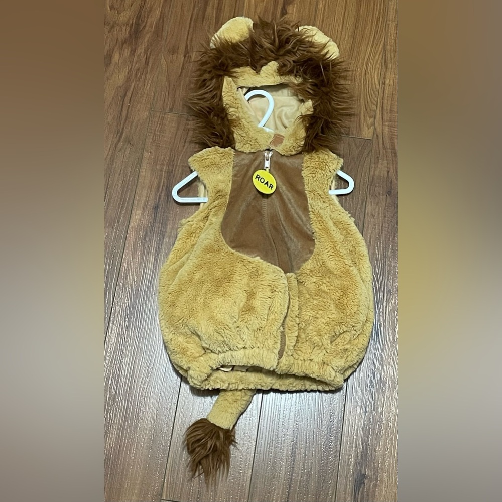 Adorable Little Lion Costume Vest with Hood Baby Size 12 months